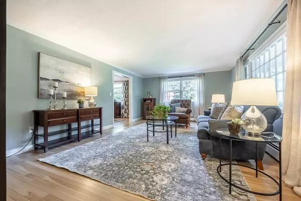 25 Hemlock Rd, Andover, MA 01810