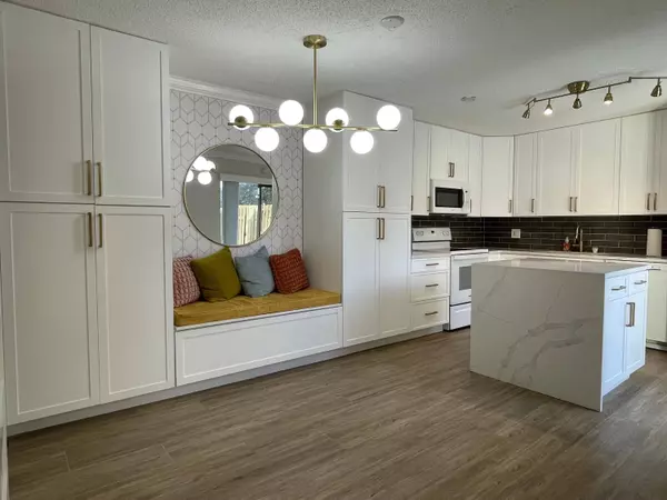 201 Lake Arbor DR, Palm Springs, FL 33461