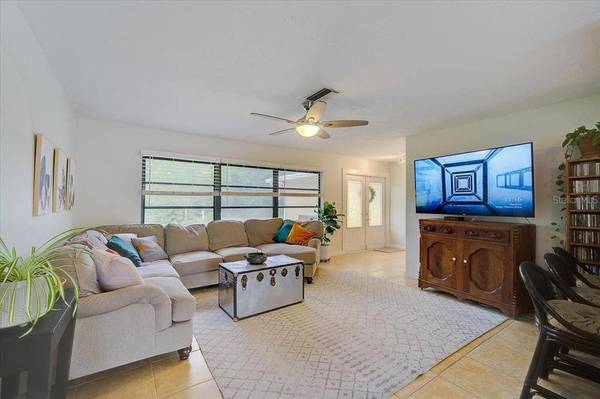 1605 ROBBINS RD, Nokomis, FL 34275