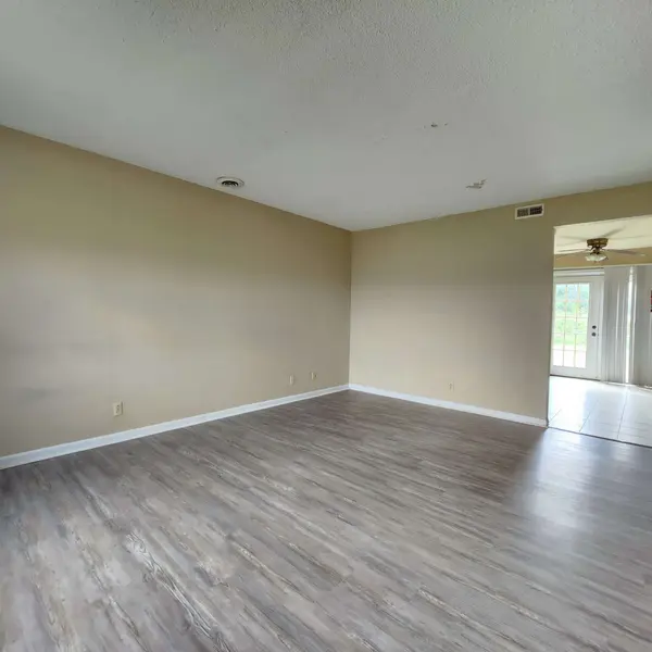 1108 Pembroke Oak Grove Rd, Oak Grove, KY 42262