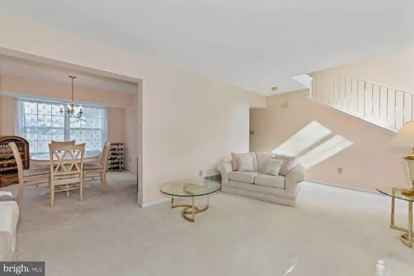 102 SPRINGCRESS DR, Delran, NJ 08075