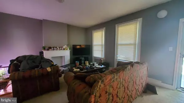 6 HANOVER ST, Pemberton, NJ 08068