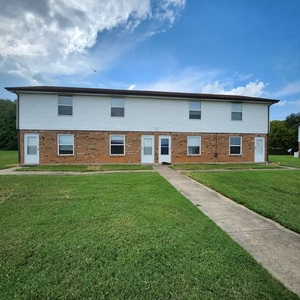 1108 Pembroke Oak Grove Rd, Oak Grove, KY 42262