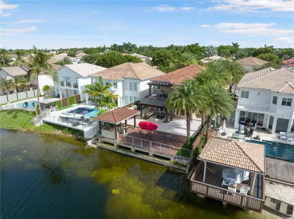 11073 NW 72nd Ter, Doral, FL 33178