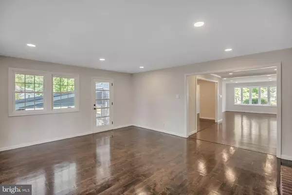 220 SHEFFIELD RD, Cherry Hill, NJ 08034