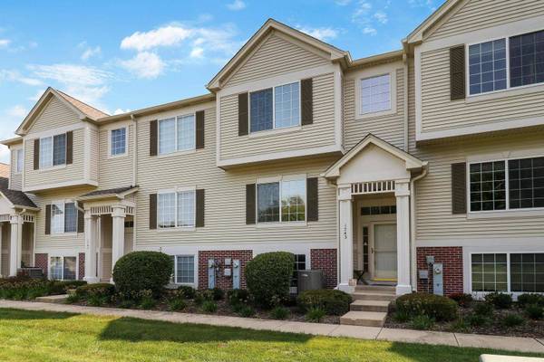 1743 Fredericksburg LN, Aurora, IL 60503