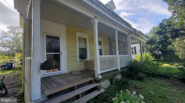 6 HANOVER ST, Pemberton, NJ 08068