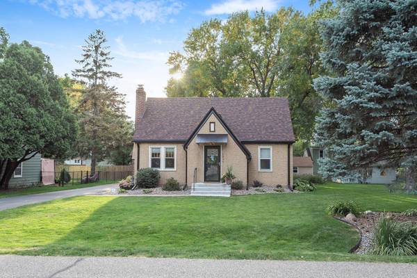 1039 Mary ST N, Maplewood, MN 55119