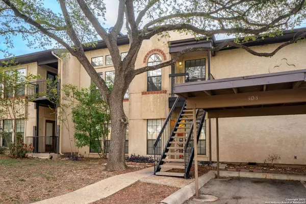 6100 WOODLAKE PKWY UNIT 304, San Antonio, TX 78244-1421