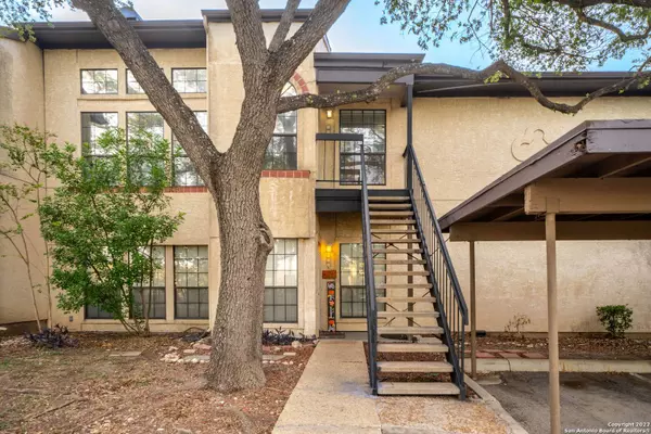 6100 WOODLAKE PKWY UNIT 304, San Antonio, TX 78244-1421