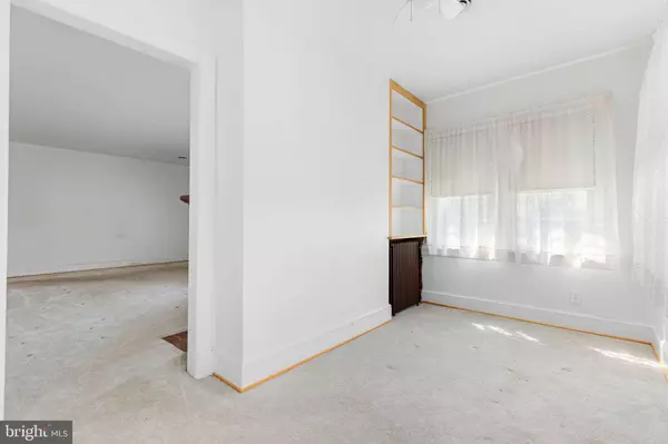 30 SEMINOLE AVE, Claymont, DE 19703