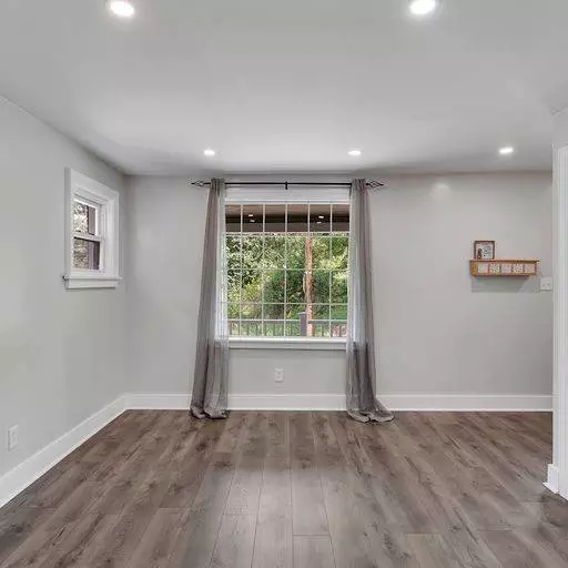 307 Fair Oaks St, Mc Kees Rocks, PA 15136