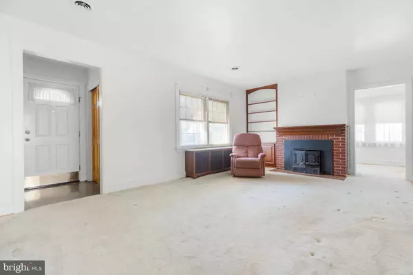 30 SEMINOLE AVE, Claymont, DE 19703