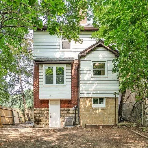 307 Fair Oaks St, Mc Kees Rocks, PA 15136