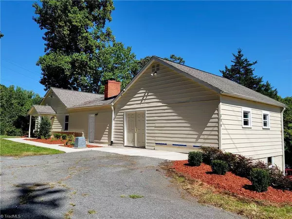 319 Berry Garden RD, Kernersville, NC 27284