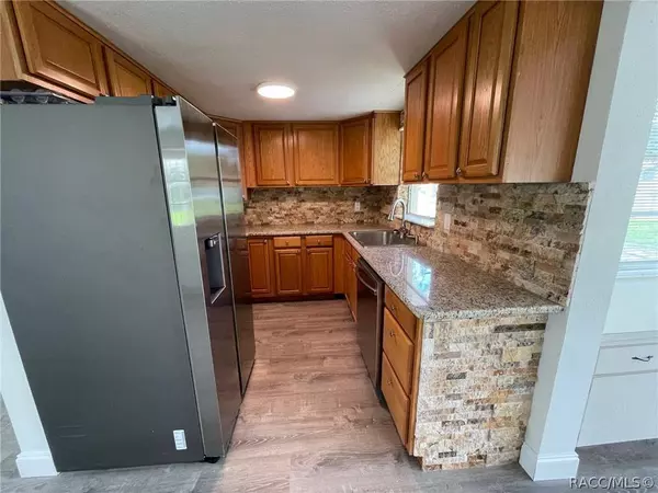 9 Hoover ST, Beverly Hills, FL 34465