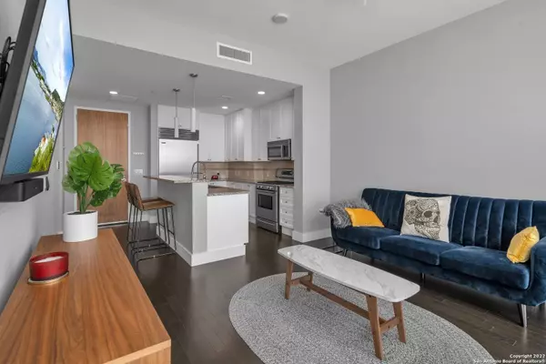 610 E Market St UNIT 2713, San Antonio, TX 78205