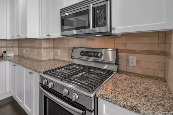 610 E Market St UNIT 2713, San Antonio, TX 78205