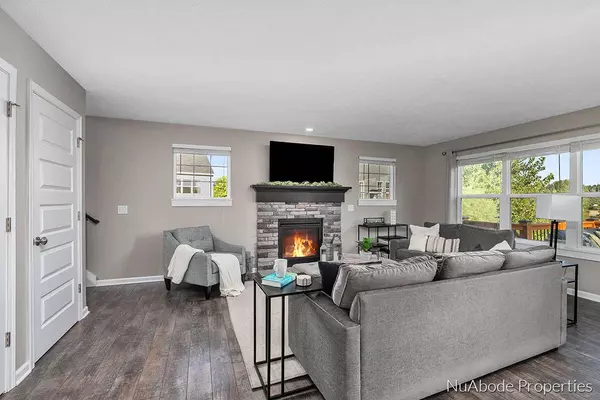 539 Orchard NE Drive, Rockford, MI 49341