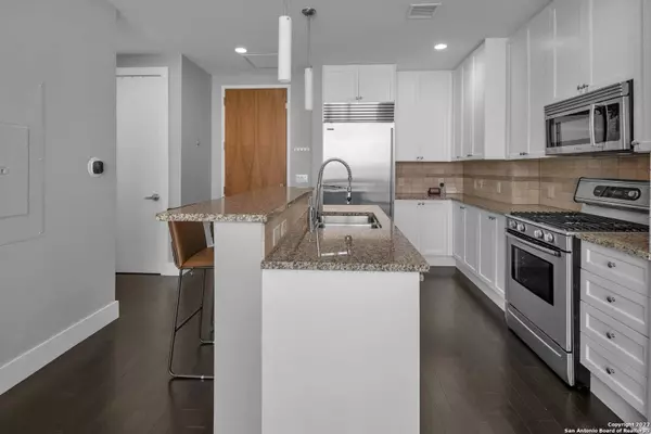 610 E Market St UNIT 2713, San Antonio, TX 78205