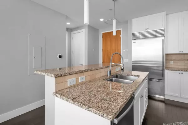 610 E Market St UNIT 2713, San Antonio, TX 78205