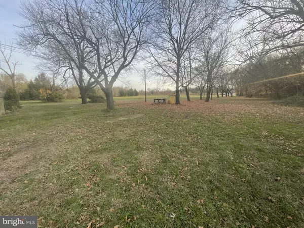 338 E WEYMOUTH RD, Buena, NJ 08310