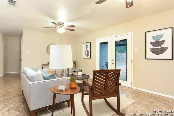 534 SOLAR DR, San Antonio, TX 78227-3831