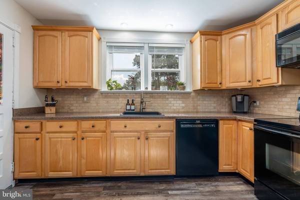 223 SALFORD STATION RD, Perkiomenville, PA 18074