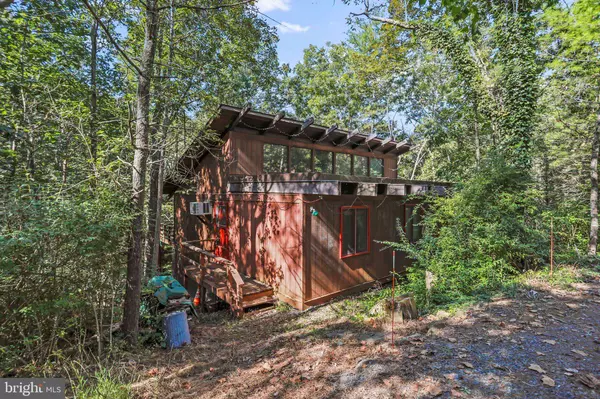 114 BRAWLEY LN, Basye, VA 22810