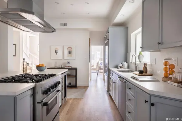 2450 Larkin ST, San Francisco, CA 94109