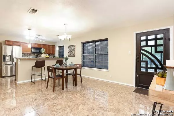 534 SOLAR DR, San Antonio, TX 78227-3831