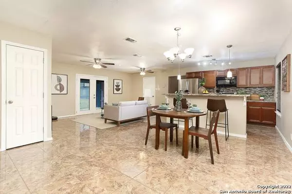 534 SOLAR DR, San Antonio, TX 78227-3831