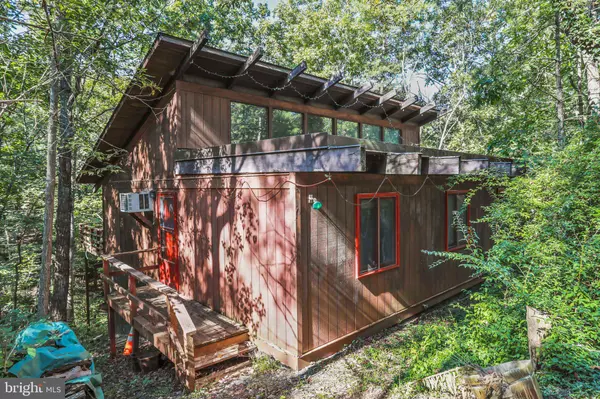 114 BRAWLEY LN, Basye, VA 22810