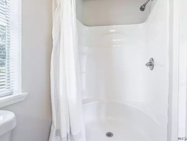 12492 RODDY RD, Gonzales, LA 70737