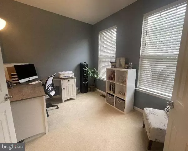 33 CLOVER DR, Georgetown, DE 19947