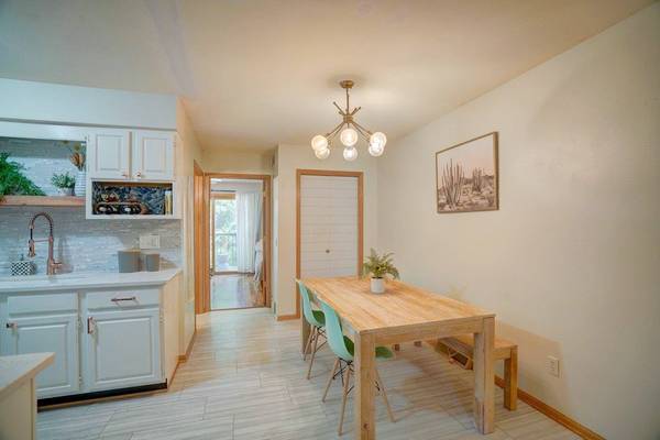 14 Waterford Cir, Madison, WI 53719