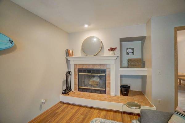 14 Waterford Cir, Madison, WI 53719