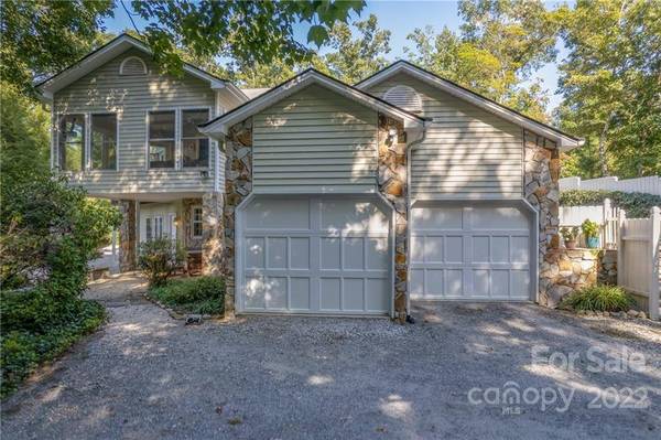218 Winding Creek LN, Columbus, NC 28722