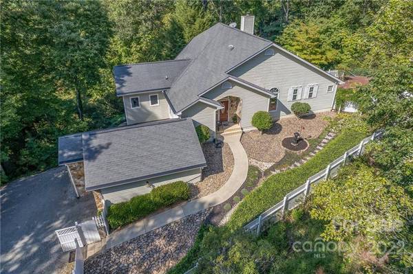 218 Winding Creek LN