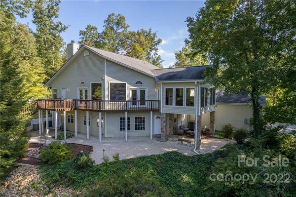 218 Winding Creek LN, Columbus, NC 28722