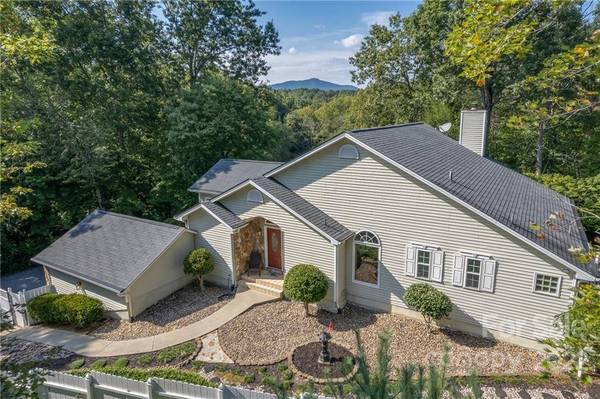 218 Winding Creek LN, Columbus, NC 28722