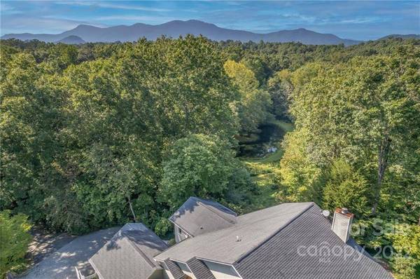 218 Winding Creek LN, Columbus, NC 28722