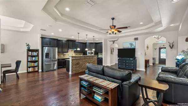 905 Easton Dr, San Marcos, TX 78666