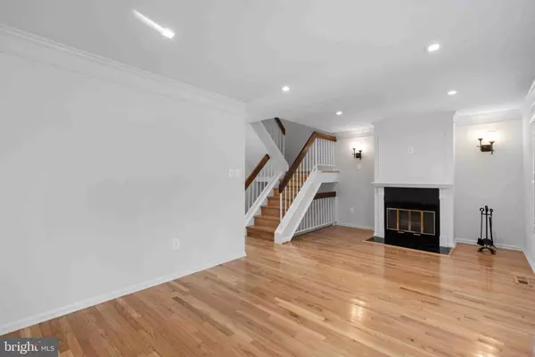 7127 FORBES BLVD, Lanham, MD 20706