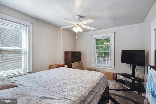 6818 N CARLISLE ST, Philadelphia, PA 19126