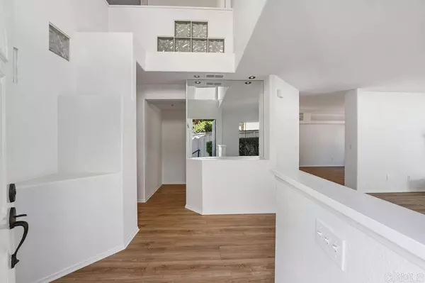 1827 Key Largo RD, Vista, CA 92081