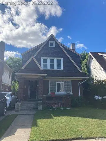 2439 HIGHLAND Street