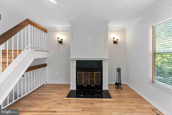 7127 FORBES BLVD, Lanham, MD 20706