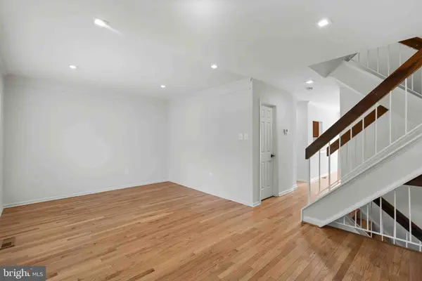 7127 FORBES BLVD, Lanham, MD 20706