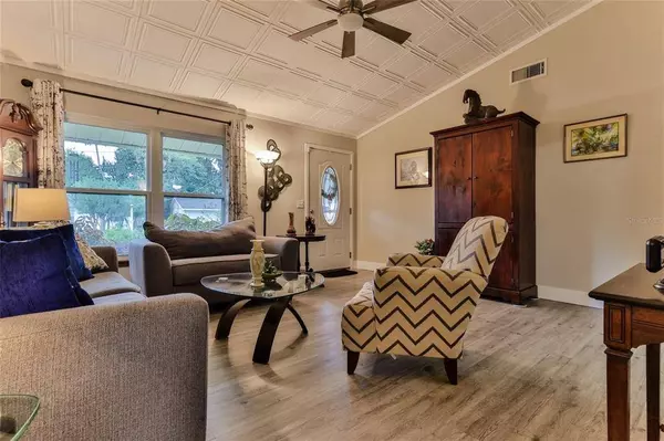 627 CHEROKEE LN, Holly Hill, FL 32117